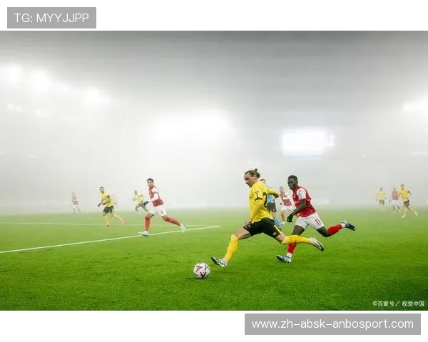 足球比赛后防线组织与整体防守策略